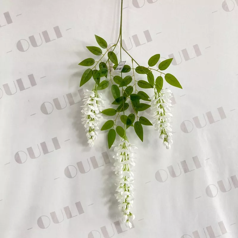 Wisteria bláth saorga